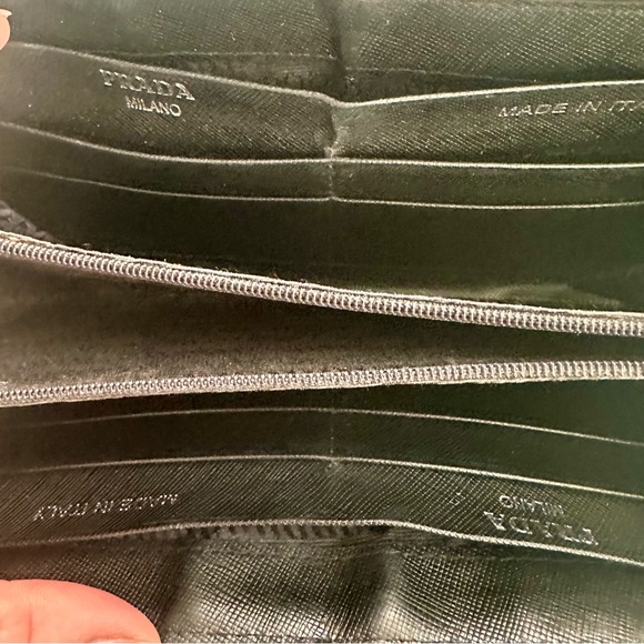 PRADA WALLET - Picture 4 of 4